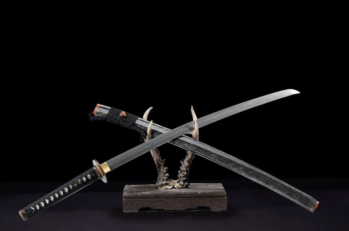 Katana Furano (T10 Steel & Genuine “Flame” Hamon)