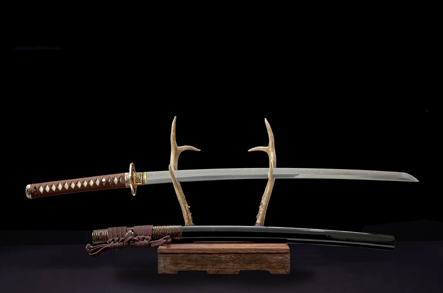 Katana Shinshiro (T10 Steel, Real Hamon and Ray Skin)