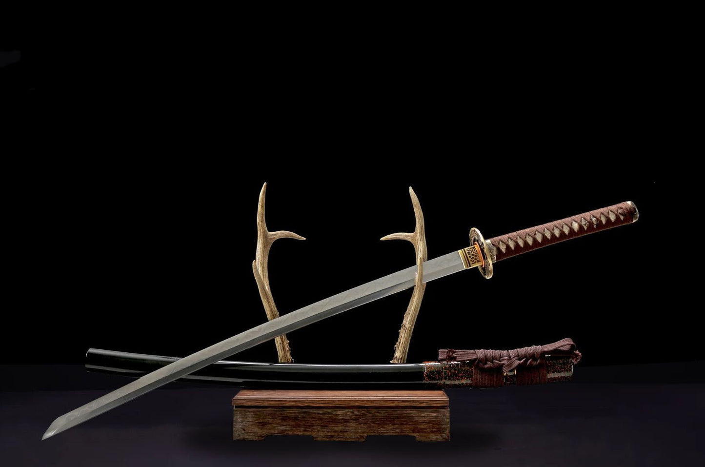 Katana Shinshiro (T10 Steel, Real Hamon and Ray Skin)