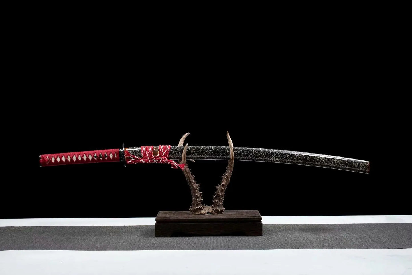 Katana Date (T10 Steel & Genuine Hamon & Ray Skin)
