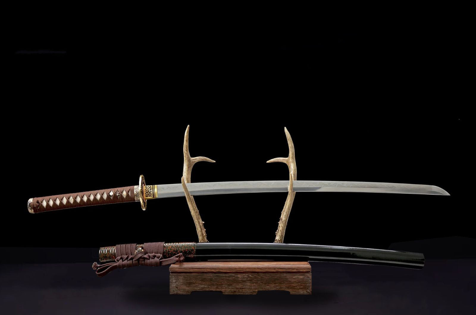 Katana Shinshiro (T10 Steel, Real Hamon and Ray Skin)